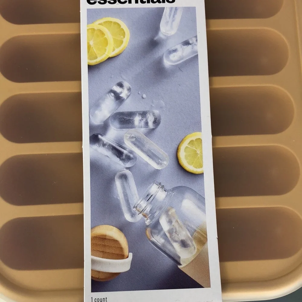 Room Essentials Silicone Water Bottle Ice Cube Tray With Lid  Set Of Two (2)